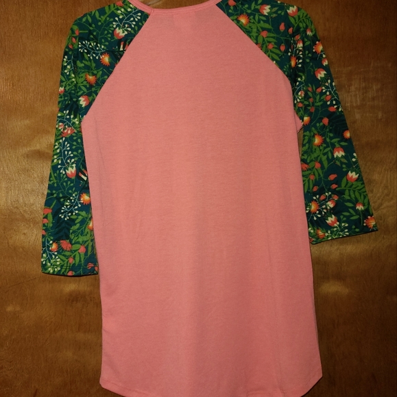 Bundle of 2 lularoe shirts - Picture 5 of 5